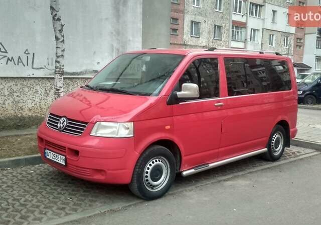 Красный Фольксваген Transporter, объемом двигателя 1.9 л и пробегом 325 тыс. км за 7600 $, фото 1 на Automoto.ua