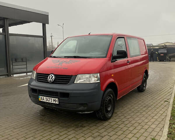 Красный Фольксваген Transporter, объемом двигателя 1.9 л и пробегом 478 тыс. км за 5200 $, фото 1 на Automoto.ua
