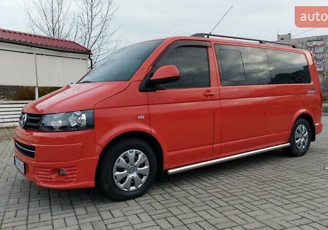 Красный Фольксваген Transporter, объемом двигателя 2.46 л и пробегом 220 тыс. км за 13800 $, фото 1 на Automoto.ua