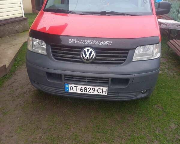 Красный Фольксваген Transporter, объемом двигателя 1.9 л и пробегом 245 тыс. км за 9000 $, фото 1 на Automoto.ua