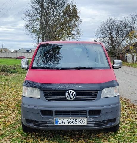 Красный Фольксваген Transporter, объемом двигателя 2.5 л и пробегом 405 тыс. км за 7500 $, фото 1 на Automoto.ua