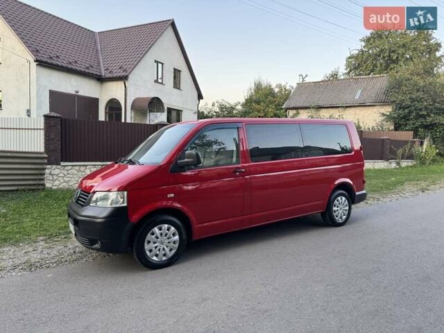 Красный Фольксваген Transporter, объемом двигателя 1.9 л и пробегом 285 тыс. км за 9500 $, фото 1 на Automoto.ua
