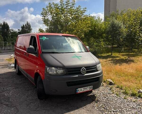 Красный Фольксваген Transporter, объемом двигателя 2 л и пробегом 430 тыс. км за 8000 $, фото 1 на Automoto.ua