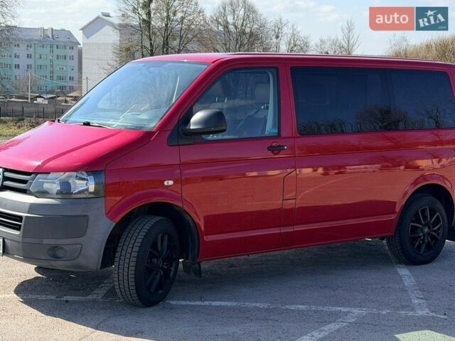 Красный Фольксваген Transporter, объемом двигателя 2 л и пробегом 237 тыс. км за 14500 $, фото 1 на Automoto.ua