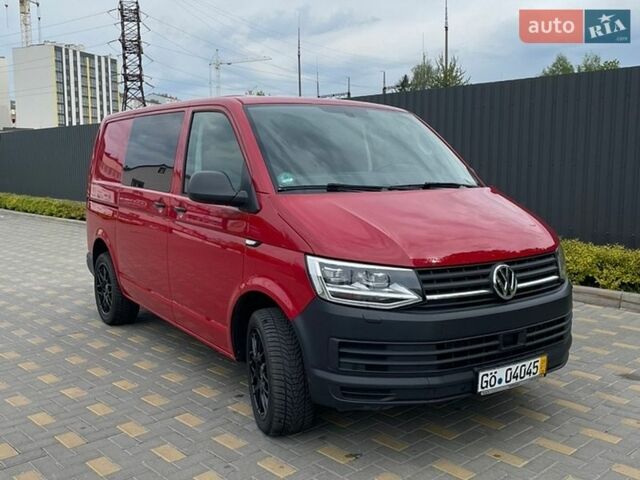 Красный Фольксваген Transporter, объемом двигателя 0 л и пробегом 215 тыс. км за 19700 $, фото 1 на Automoto.ua