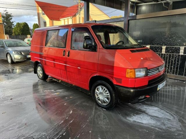Красный Фольксваген Transporter, объемом двигателя 0 л и пробегом 461 тыс. км за 5700 $, фото 1 на Automoto.ua