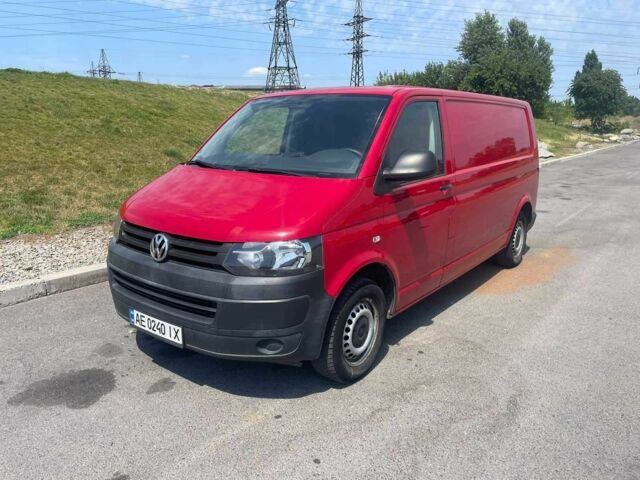Красный Фольксваген Transporter, объемом двигателя 2 л и пробегом 186 тыс. км за 14900 $, фото 1 на Automoto.ua