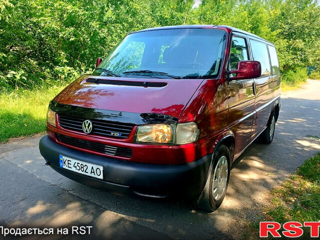 Фольксваген Transporter 2003 в Харькове на Automoto.ua Красный Фольксваген Transporter, объемом двигателя 2.5 л и пробегом 380 тыс. км за 7200 $, фото 1 на Automoto.ua