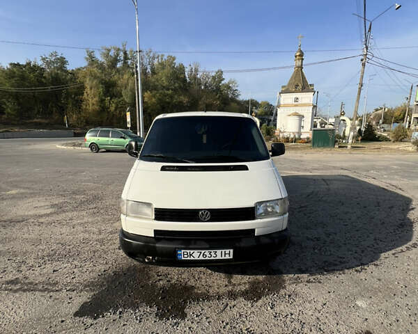 Фольксваген Transporter, объемом двигателя 1.9 л и пробегом 400 тыс. км за 4800 $, фото 1 на Automoto.ua