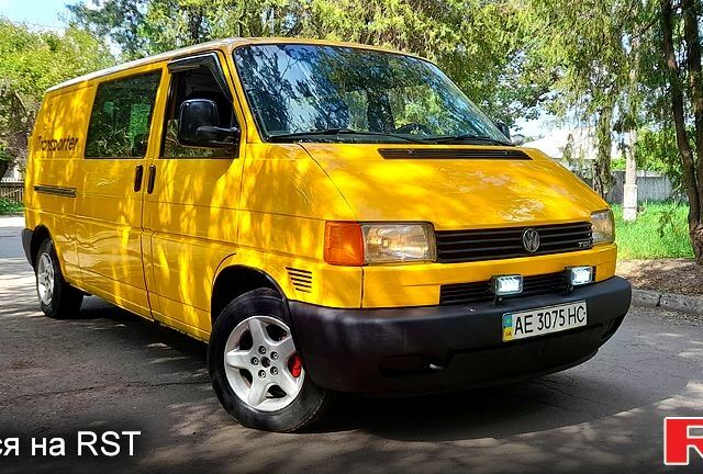 Фольксваген Transporter, объемом двигателя 2.4 л и пробегом 370 тыс. км за 5700 $, фото 1 на Automoto.ua