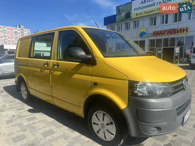 Желтый Фольксваген Transporter, объемом двигателя 1.97 л и пробегом 203 тыс. км за 11200 $, фото 1 на Automoto.ua