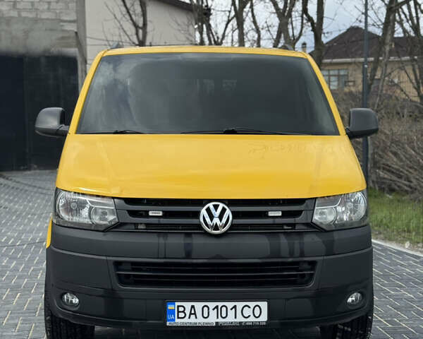 Желтый Фольксваген Transporter, объемом двигателя 1.97 л и пробегом 290 тыс. км за 15300 $, фото 1 на Automoto.ua