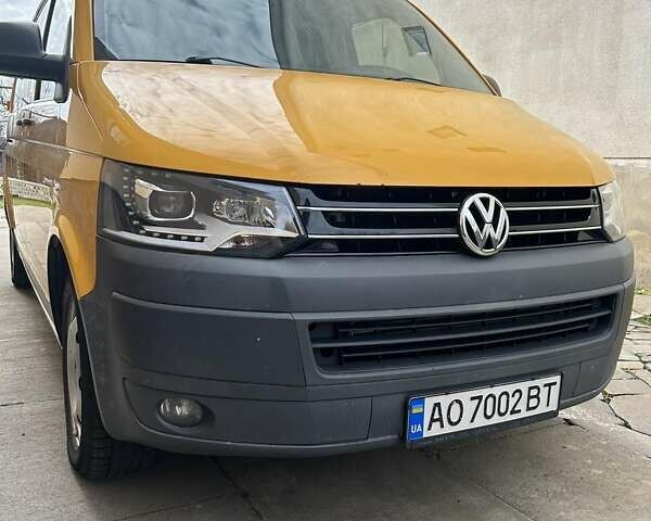 Жовтий Фольксваген Transporter, об'ємом двигуна 1.97 л та пробігом 340 тис. км за 12500 $, фото 1 на Automoto.ua