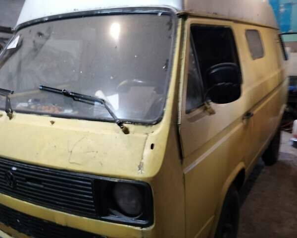 Желтый Фольксваген Transporter, объемом двигателя 1.6 л и пробегом 500 тыс. км за 700 $, фото 1 на Automoto.ua