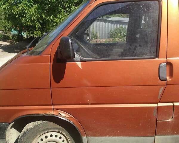 Жовтий Фольксваген Transporter, об'ємом двигуна 1.9 л та пробігом 300 тис. км за 3000 $, фото 1 на Automoto.ua