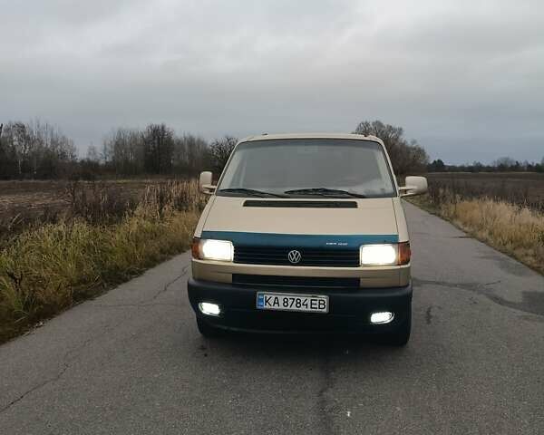 Желтый Фольксваген Transporter, объемом двигателя 2.38 л и пробегом 350 тыс. км за 7000 $, фото 1 на Automoto.ua