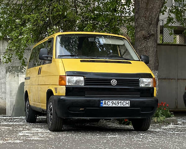 Жовтий Фольксваген Transporter, об'ємом двигуна 1.9 л та пробігом 280 тис. км за 2800 $, фото 1 на Automoto.ua