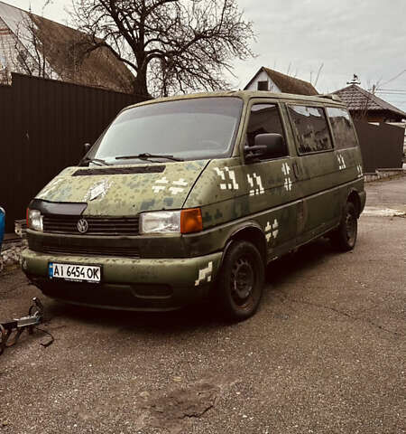 Желтый Фольксваген Transporter, объемом двигателя 2.4 л и пробегом 300 тыс. км за 3650 $, фото 1 на Automoto.ua