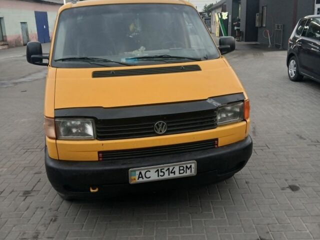 Желтый Фольксваген Transporter, объемом двигателя 1.9 л и пробегом 360 тыс. км за 4000 $, фото 1 на Automoto.ua