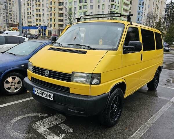 Желтый Фольксваген Transporter, объемом двигателя 1.9 л и пробегом 265 тыс. км за 5300 $, фото 1 на Automoto.ua