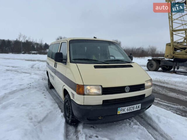 Жовтий Фольксваген Transporter, об'ємом двигуна 2.5 л та пробігом 350 тис. км за 4850 $, фото 1 на Automoto.ua
