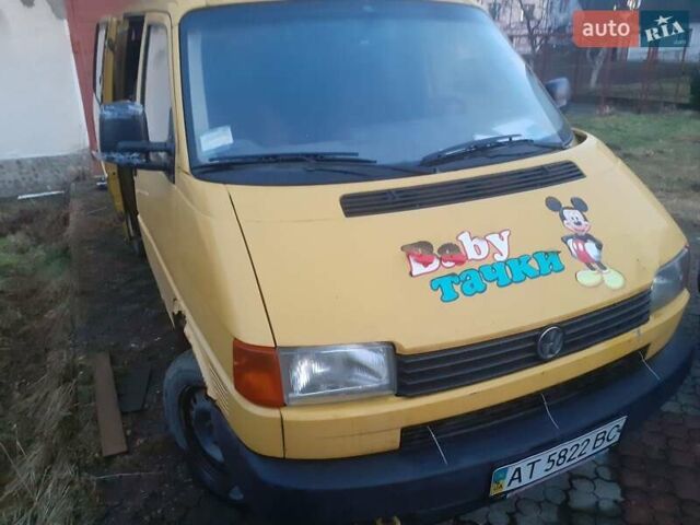 Желтый Фольксваген Transporter, объемом двигателя 1.9 л и пробегом 288 тыс. км за 4200 $, фото 1 на Automoto.ua