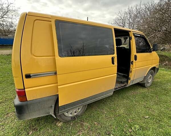 Жовтий Фольксваген Transporter, об'ємом двигуна 1.9 л та пробігом 269 тис. км за 5800 $, фото 1 на Automoto.ua