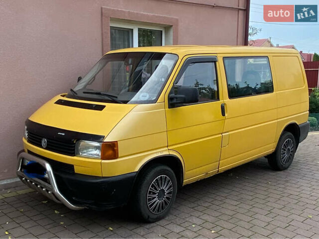 Желтый Фольксваген Transporter, объемом двигателя 1.9 л и пробегом 181 тыс. км за 6400 $, фото 1 на Automoto.ua
