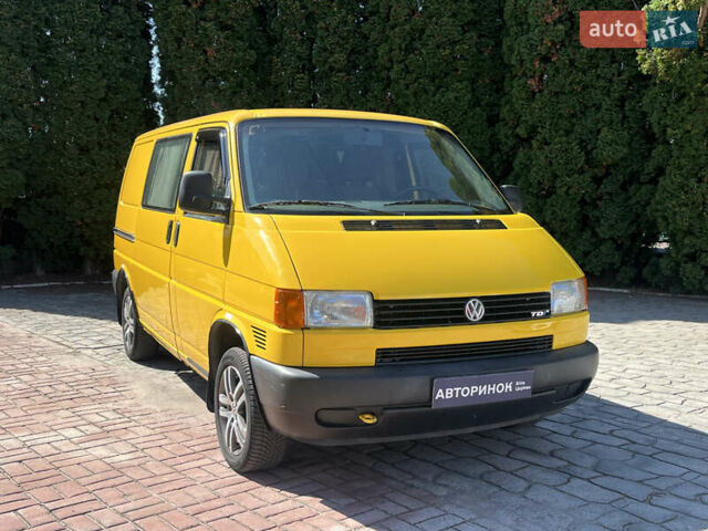 Желтый Фольксваген Transporter, объемом двигателя 2.46 л и пробегом 360 тыс. км за 7500 $, фото 1 на Automoto.ua