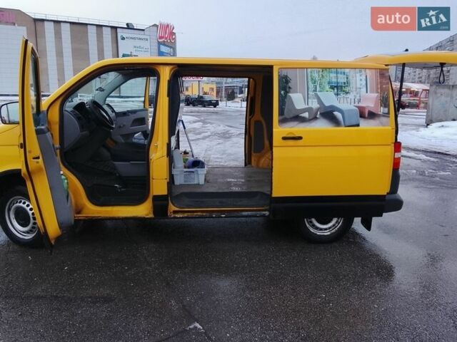 Жовтий Фольксваген Transporter, об'ємом двигуна 1.9 л та пробігом 190 тис. км за 5000 $, фото 1 на Automoto.ua