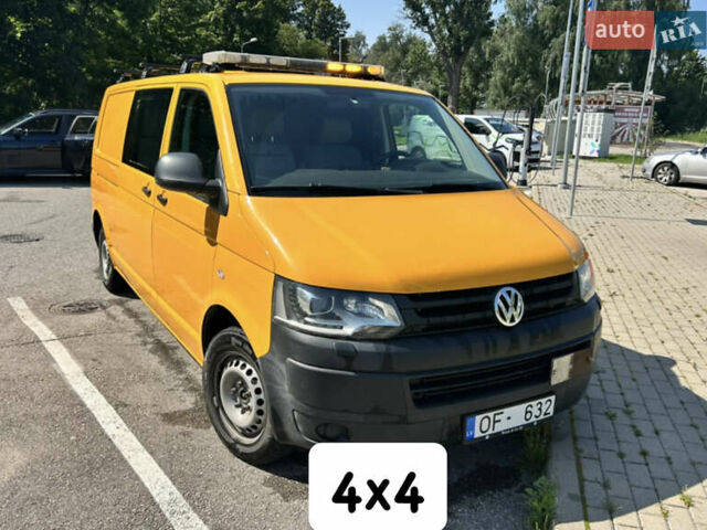 Жовтий Фольксваген Transporter, об'ємом двигуна 2 л та пробігом 160 тис. км за 12241 $, фото 1 на Automoto.ua
