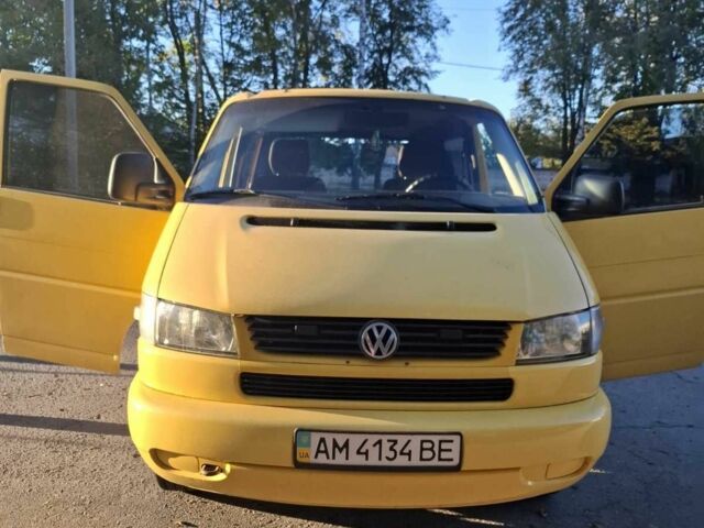 Желтый Фольксваген Transporter, объемом двигателя 2.5 л и пробегом 366 тыс. км за 6350 $, фото 1 на Automoto.ua