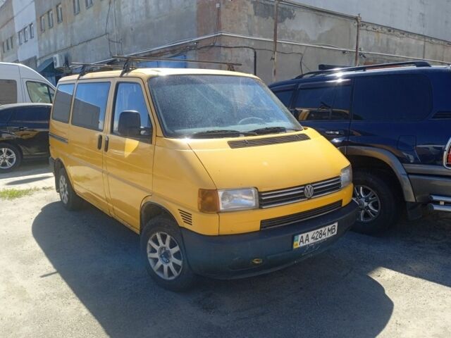 Желтый Фольксваген Transporter, объемом двигателя 1.9 л и пробегом 320 тыс. км за 3500 $, фото 1 на Automoto.ua