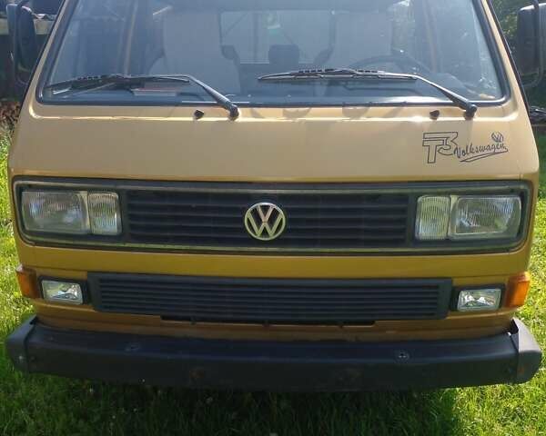 Желтый Фольксваген Transporter, объемом двигателя 1.6 л и пробегом 200 тыс. км за 5700 $, фото 1 на Automoto.ua