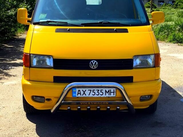 Желтый Фольксваген Transporter, объемом двигателя 1.9 л и пробегом 350 тыс. км за 5000 $, фото 1 на Automoto.ua
