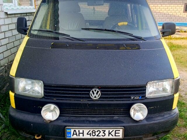 Желтый Фольксваген Transporter, объемом двигателя 2.5 л и пробегом 57 тыс. км за 4300 $, фото 1 на Automoto.ua