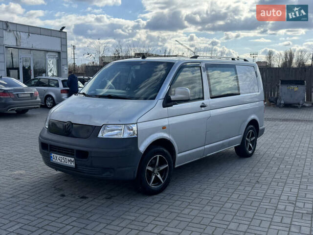 Серый Фольксваген Transporter, объемом двигателя 1.9 л и пробегом 390 тыс. км за 6000 $, фото 1 на Automoto.ua