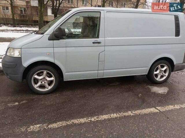 Серый Фольксваген Transporter, объемом двигателя 1.98 л и пробегом 330 тыс. км за 9000 $, фото 1 на Automoto.ua