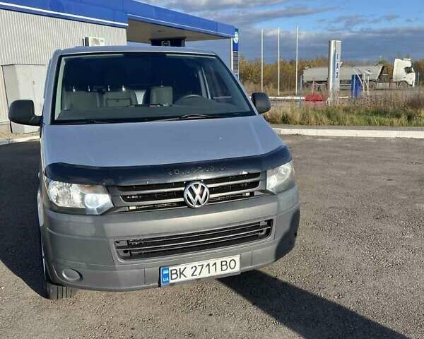Сірий Фольксваген Transporter, об'ємом двигуна 2 л та пробігом 185 тис. км за 11500 $, фото 1 на Automoto.ua