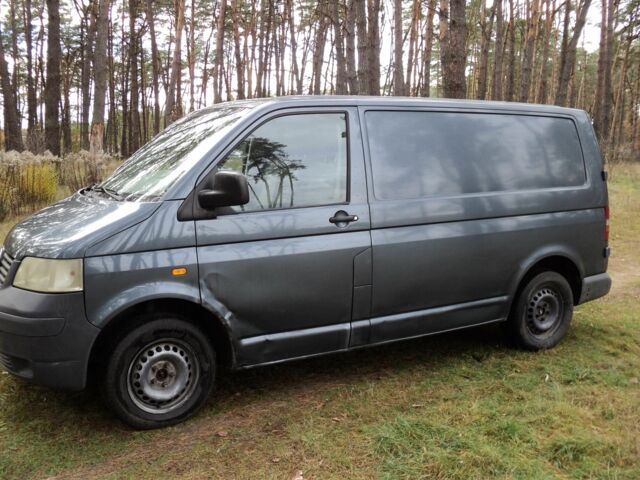Серый Фольксваген Transporter, объемом двигателя 2.5 л и пробегом 500 тыс. км за 3200 $, фото 1 на Automoto.ua