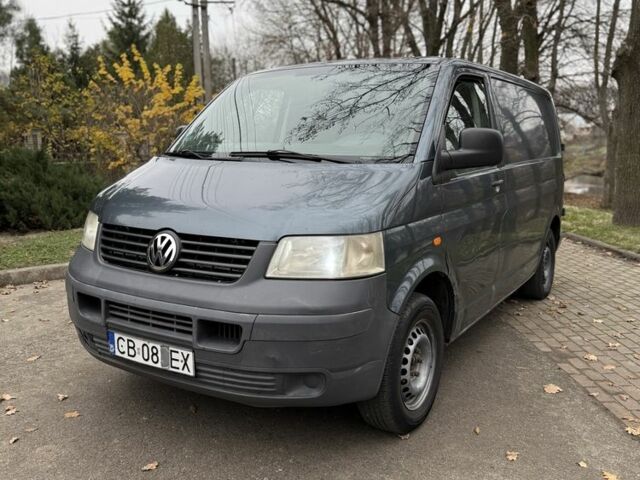 Серый Фольксваген Transporter, объемом двигателя 2.5 л и пробегом 400 тыс. км за 3500 $, фото 1 на Automoto.ua