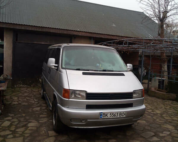 Серый Фольксваген Transporter, объемом двигателя 2.5 л и пробегом 300 тыс. км за 4800 $, фото 1 на Automoto.ua