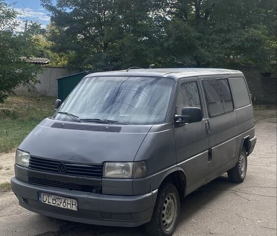 Серый Фольксваген Transporter, объемом двигателя 1.9 л и пробегом 777 тыс. км за 2200 $, фото 1 на Automoto.ua