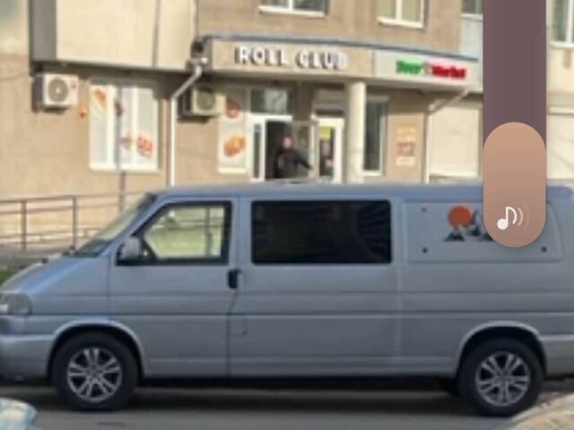 Серый Фольксваген Transporter, объемом двигателя 2.5 л и пробегом 337 тыс. км за 9533 $, фото 1 на Automoto.ua