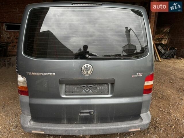 Серый Фольксваген Transporter, объемом двигателя 2 л и пробегом 200 тыс. км за 3200 $, фото 1 на Automoto.ua