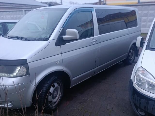 Серый Фольксваген Transporter, объемом двигателя 2.5 л и пробегом 288 тыс. км за 10000 $, фото 1 на Automoto.ua