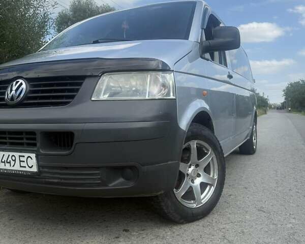 Сірий Фольксваген Transporter, об'ємом двигуна 2.5 л та пробігом 347 тис. км за 8550 $, фото 1 на Automoto.ua