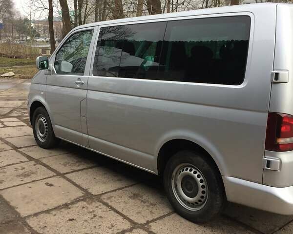 Серый Фольксваген Transporter, объемом двигателя 2.5 л и пробегом 230 тыс. км за 13000 $, фото 1 на Automoto.ua