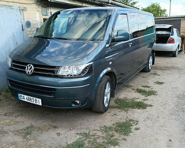 Серый Фольксваген Transporter, объемом двигателя 2.5 л и пробегом 257 тыс. км за 9600 $, фото 1 на Automoto.ua