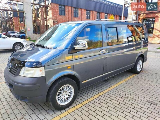 Сірий Фольксваген Transporter, об'ємом двигуна 2.5 л та пробігом 330 тис. км за 8450 $, фото 1 на Automoto.ua